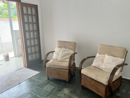 Casa de Condomínio Para Vender com 4 quartos 2 suítes no bairro Balneário Califórnia em Caraguatatuba