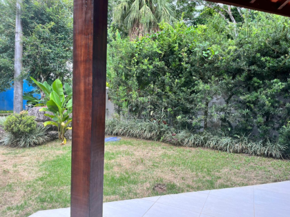 Casa de Condomínio Para Vender com 4 quartos 2 suítes no bairro Balneário Califórnia em Caraguatatuba