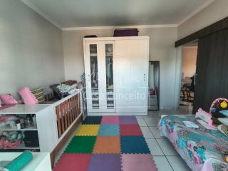 Casa Para Vender com 3 quartos 2 suítes no bairro Jardim Clarice em Votorantim