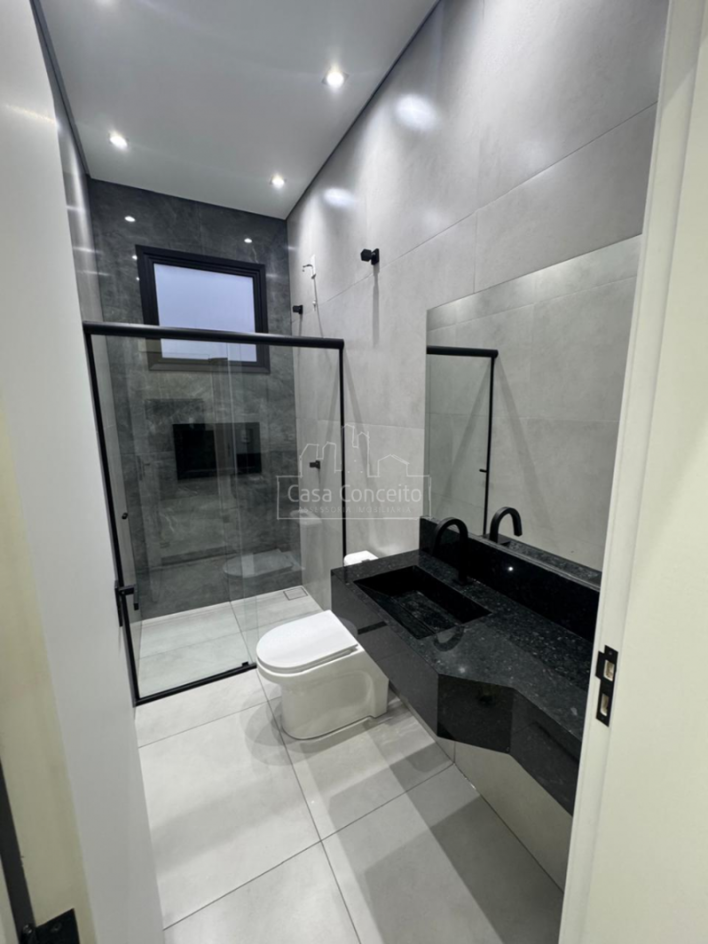 Casa de Condomínio Para Vender com 03 quartos 1 suítes no bairro Jardim Novo Horizonte em Sorocaba