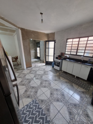 Casa Para Vender com 3 quartos 2 suítes no bairro Jardim Tropical em Sorocaba