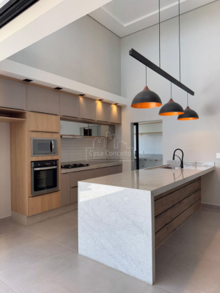 Casa de Condomínio Para Vender com 03 quartos 3 suítes no bairro Escolha um bairro... em Votorantim