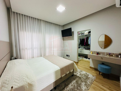 Casa de Condomínio Para Vender com 3 quartos 3 suítes no bairro Horto Florestal em Sorocaba