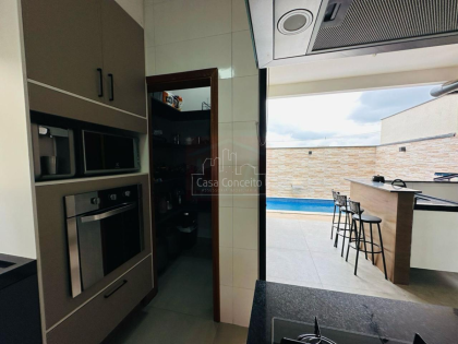 Casa de Condomínio Para Vender com 3 quartos 3 suítes no bairro Horto Florestal em Sorocaba