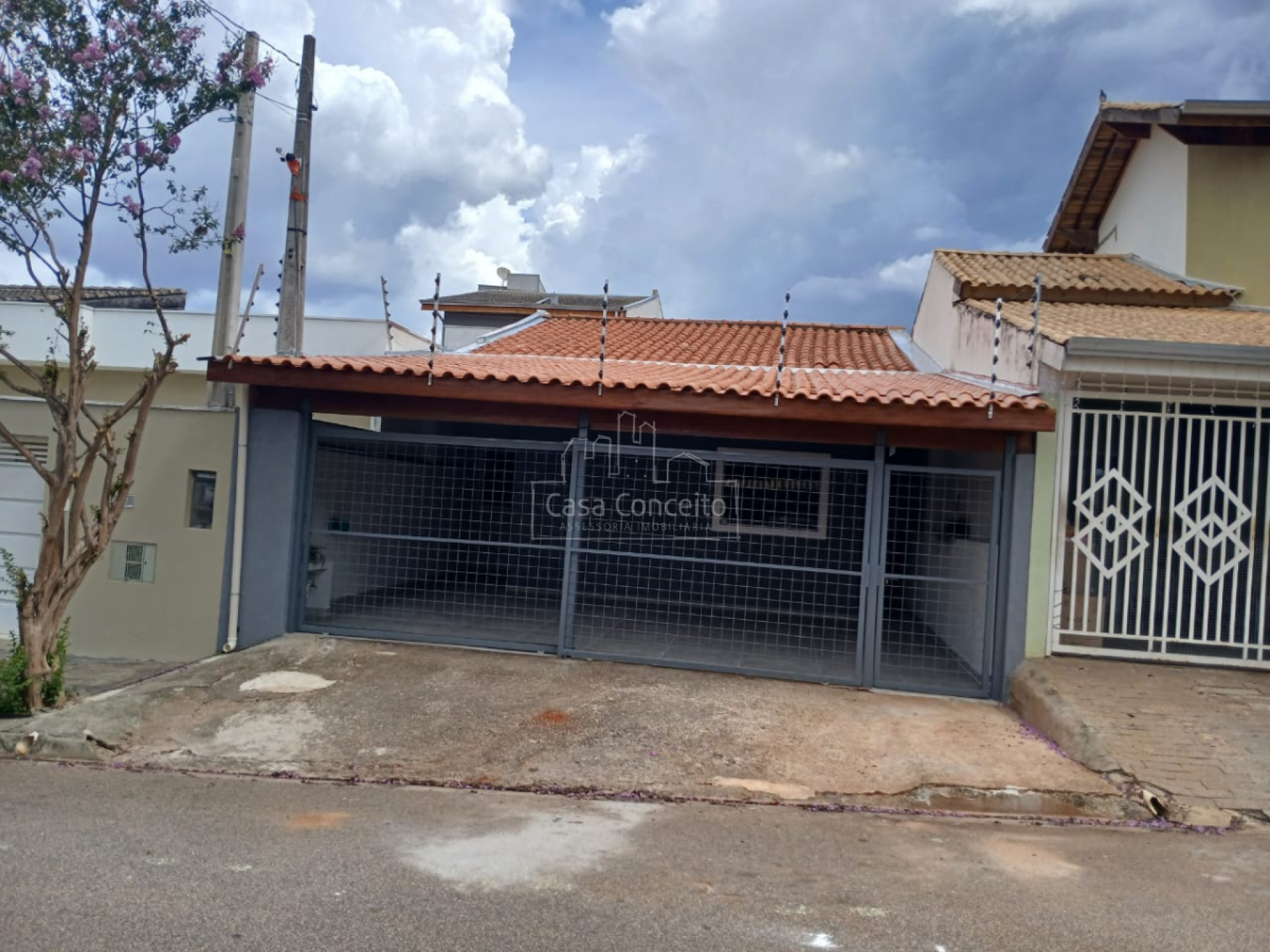Casa de Vila Para Vender com 2 quartos 1 suítes no bairro Jardim Wanel Ville V em Sorocaba