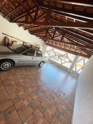 Casa de Vila Para Vender com 3 quartos 1 suítes no bairro Jardim Santa Catarina em Sorocaba