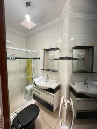 Casa de Vila Para Vender com 3 quartos 1 suítes no bairro Jardim Santa Catarina em Sorocaba