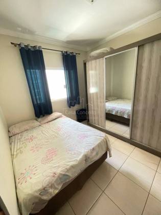 Casa de Vila Para Vender com 3 quartos 1 suítes no bairro Jardim Santa Catarina em Sorocaba