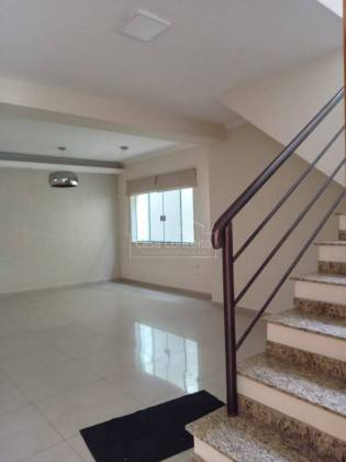 Casa de Vila Para Vender com 4 quartos 4 suítes no bairro Jardim Faculdade em Sorocaba