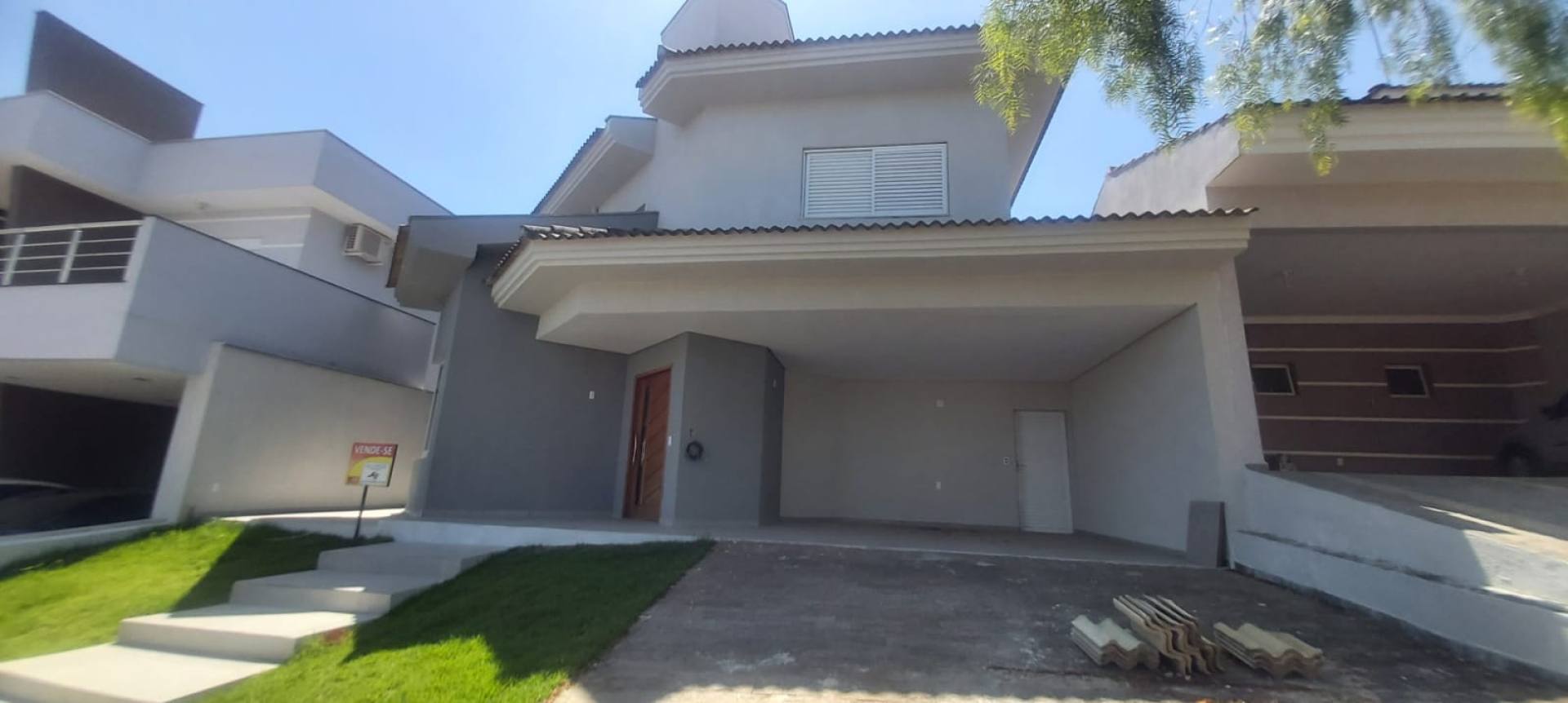 Casa de Condomínio Para Vender com 4 quartos 2 suítes no condomínio Golden Park Residence