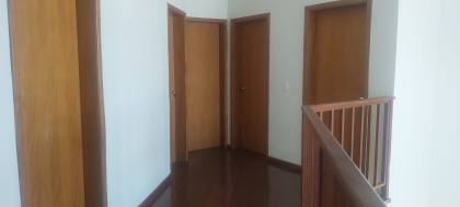 Casa de Condomínio Para Vender com 4 quartos 2 suítes no condomínio Golden Park Residence