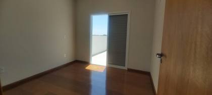 Casa de Condomínio Para Vender com 4 quartos 2 suítes no condomínio Golden Park Residence