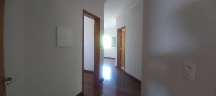 Casa de Condomínio Para Vender com 4 quartos 2 suítes no condomínio Golden Park Residence