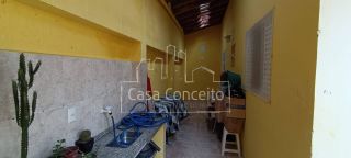 Casa 3 dormitórios vaga de garagem pra 3 carros em condominio fechado.