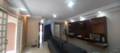 Sobrado Para Vender com 4 quartos 1 suítes no bairro Jardim São Guilherme em Sorocaba 