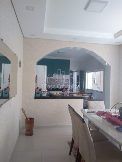 Casa Para Vender com 3 quartos 2 suítes no bairro Jardim São Lourenzo em Sorocaba