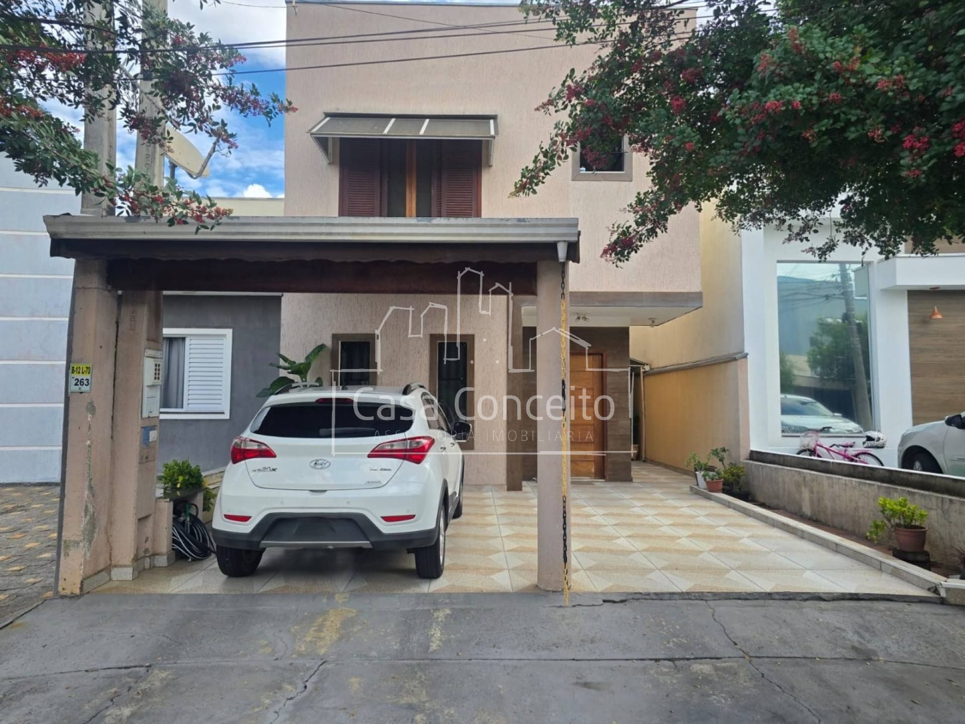 Sobrado em Condomínio | 3 Dormitórios (1 Suíte com Closet)