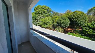 Lindos sobrados com 2 dormitórios sendo 1 suíte 2 vagas de Garagens e quintal no Éden