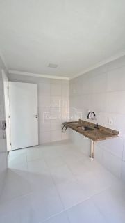 Apartamento com 2 dormitórios no 1° Andar na Zona Leste - Bairro Barcelona