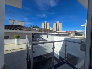 Casa de Condomínio Para Vender com 3 suítes e piscina em Sorocaba