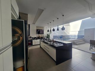 Casa de Condomínio Para Vender com 3 suítes e piscina em Sorocaba