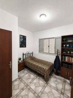 Casa Para Vender com 4 quartos 1 suítes no bairro Jardim São Carlos em Sorocaba