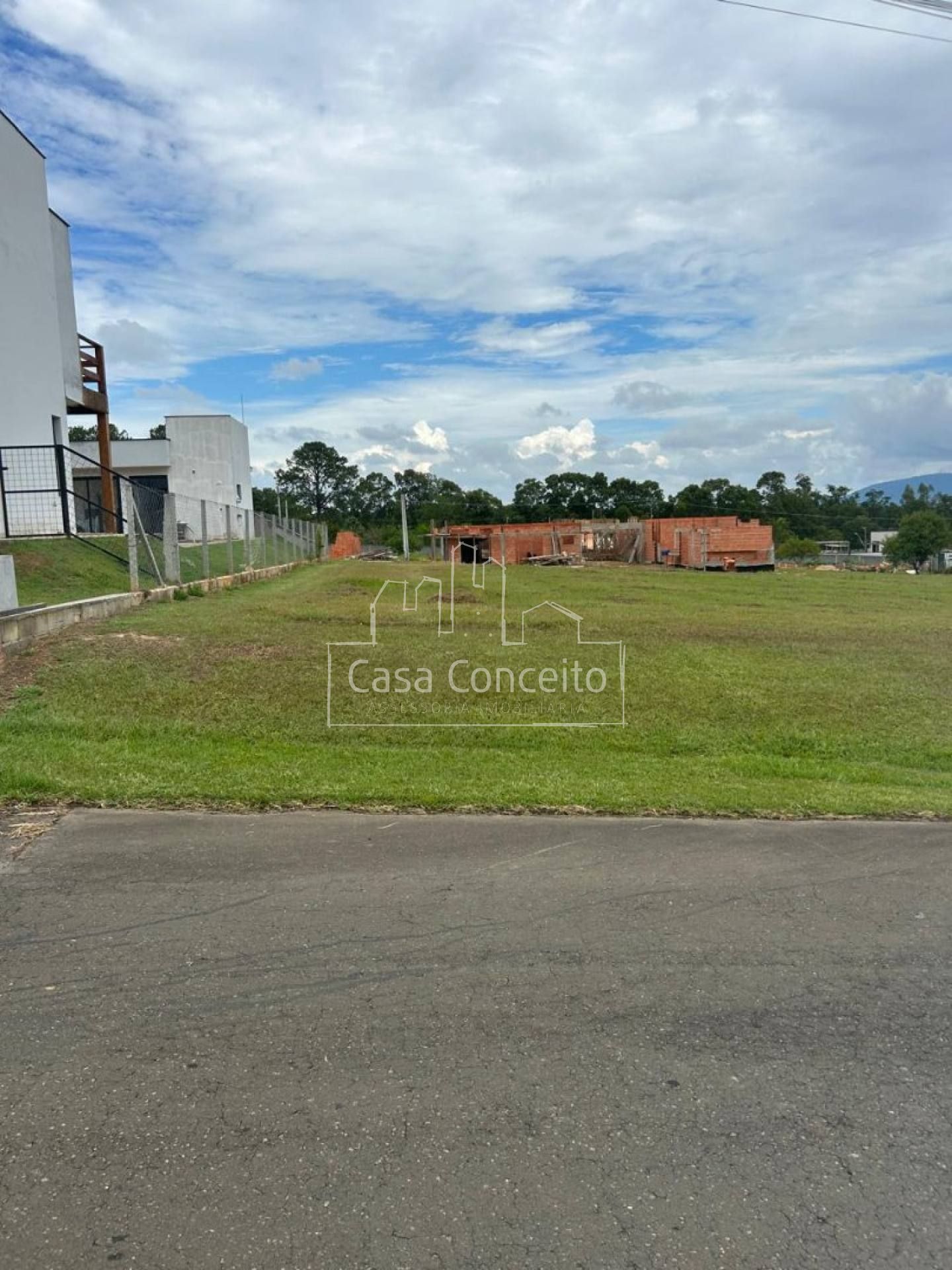 Lote / Terreno de Condomínio Para Vender no bairro Jardim Dacha Sorocaba em Sorocaba