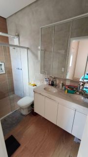 Casa térrea de 3 dormitórios no Condomínio Terras de São Francisco.