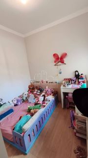 Casa térrea de 3 dormitórios no Condomínio Terras de São Francisco.