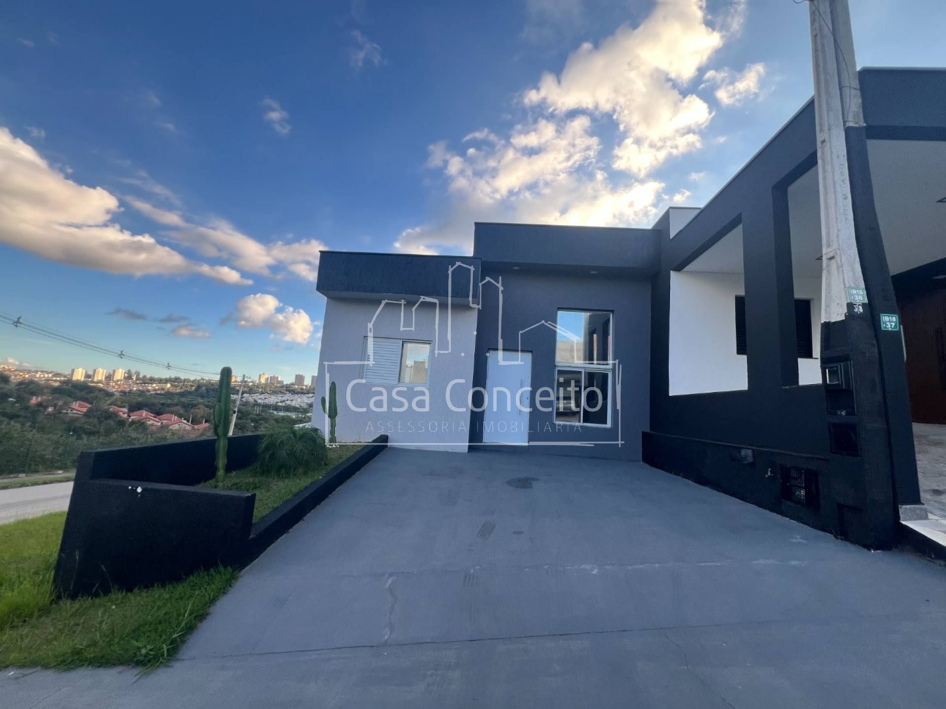 Casa de Condomínio Para Vender com 3 quartos 1 suíte no bairro Horto Florestal em Sorocaba