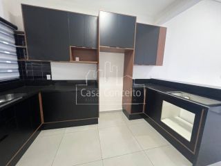 Casa de Condomínio Para Vender com 3 quartos 1 suíte no bairro Horto Florestal em Sorocaba