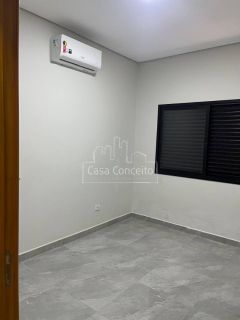 Casa de Condomínio Para Vender com 4 quartos 2 suítes no bairro Araçoiabinha em Araçoiaba Da Serra