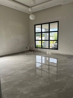 Casa de Condomínio Para Vender com 4 quartos 2 suítes no bairro Araçoiabinha em Araçoiaba Da Serra