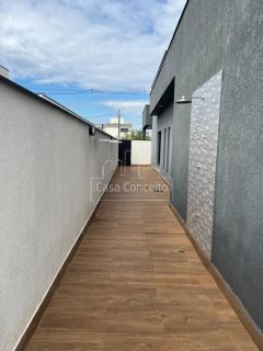 Casa de Condomínio Para Vender com 4 quartos 2 suítes no bairro Araçoiabinha em Araçoiaba Da Serra