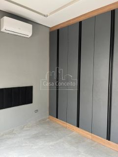 Casa de Condomínio Para Vender com 4 quartos 2 suítes no bairro Araçoiabinha em Araçoiaba Da Serra