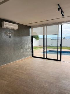 Casa de Condomínio Para Vender com 4 quartos 2 suítes no bairro Araçoiabinha em Araçoiaba Da Serra