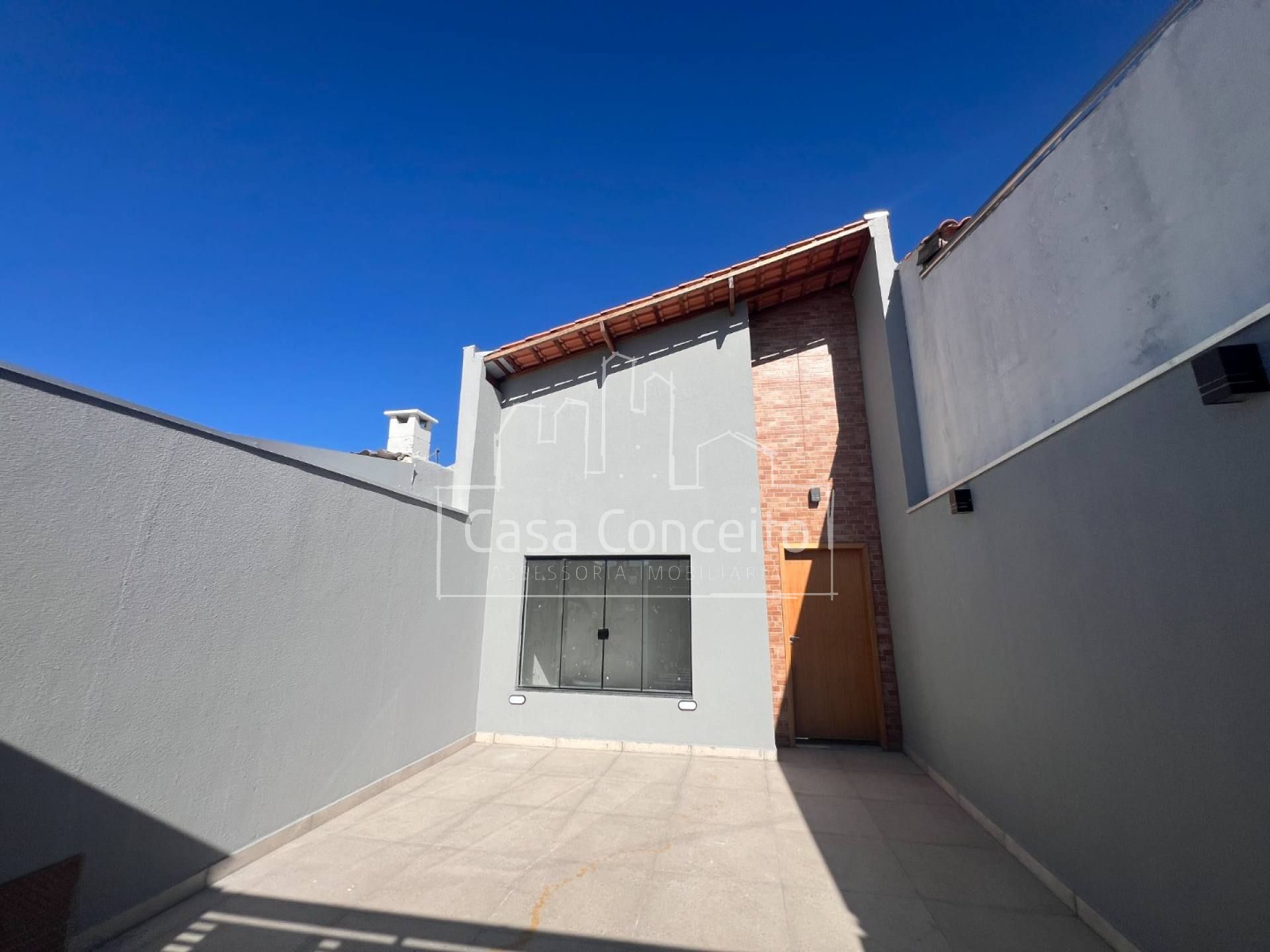 Casa Para Vender com 2 quartos 1 suíte no bairro Além Linha em Sorocaba