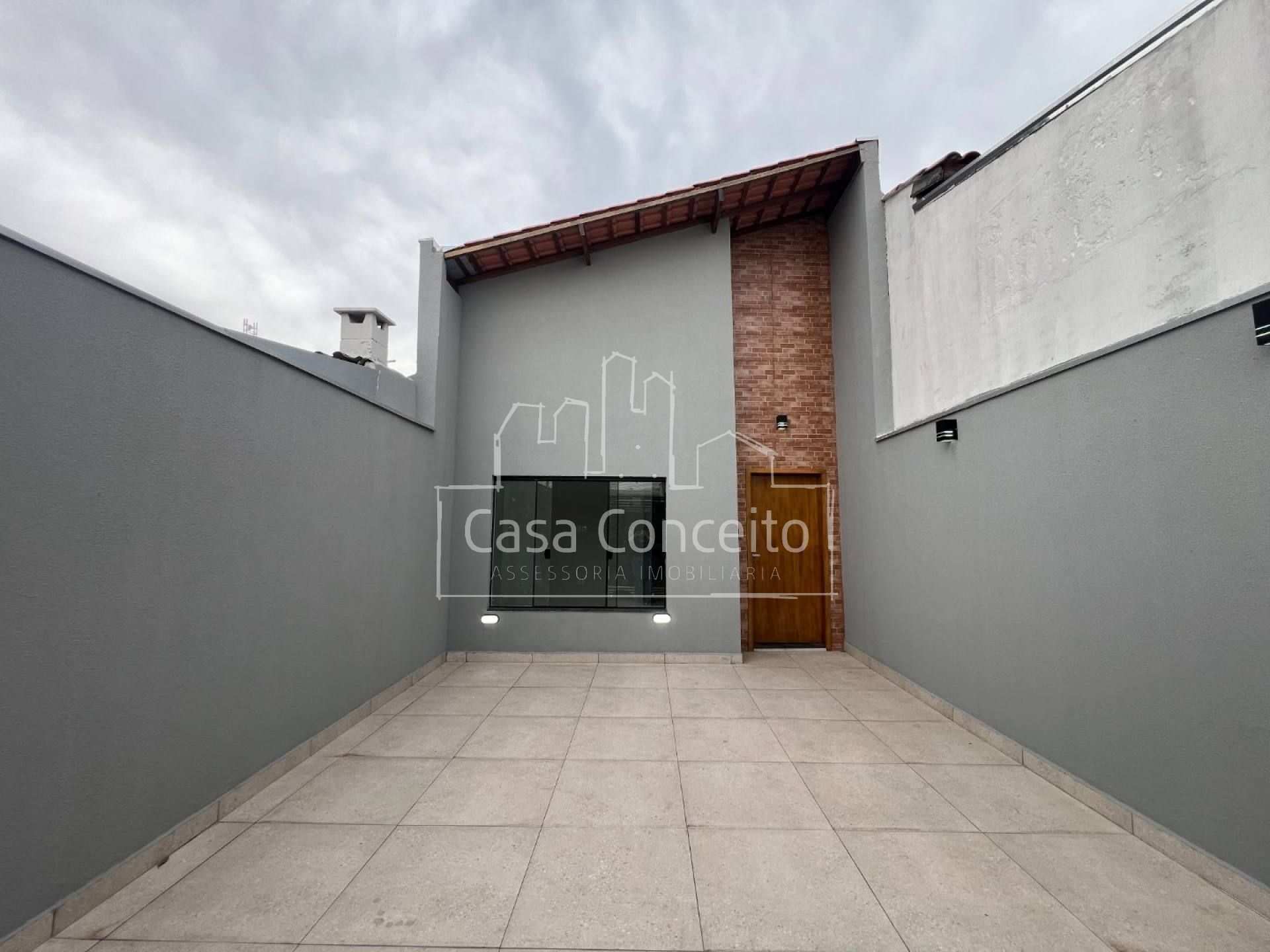 Casa Para Vender com 2 quartos 1 suíte no bairro Além Linha em Sorocaba
