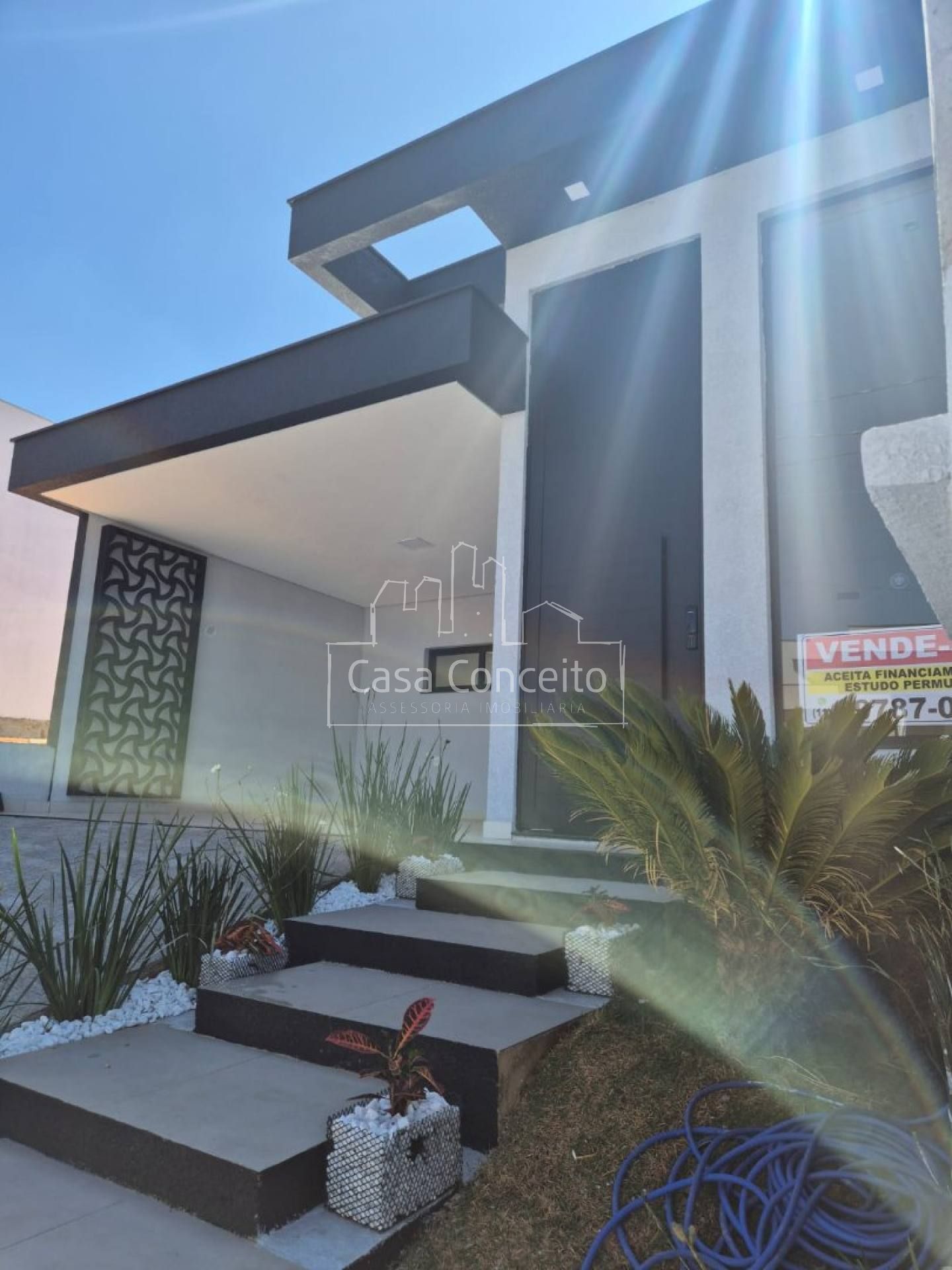 Casa de Condomínio Para Vender com 3 quartos 1 suítes no Wanel Ville em Sorocaba
