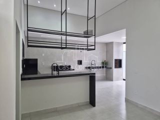 Casa de Condomínio Para Vender com 3 quartos 1 suítes no Wanel Ville em Sorocaba