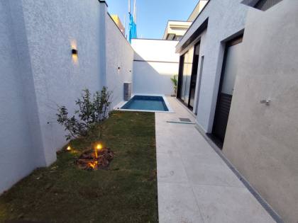 Casa de Condomínio alto padrão 3 suítes no Terras Alpha Nova Esplanada