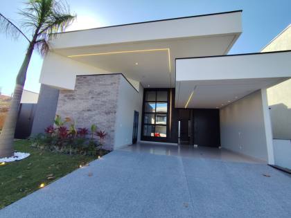 Casa de Condomínio alto padrão 3 suítes no Terras Alpha Nova Esplanada
