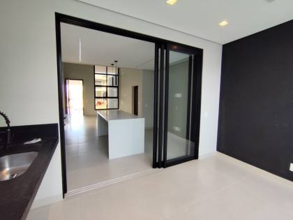Casa de Condomínio alto padrão 3 suítes no Terras Alpha Nova Esplanada