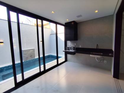 Casa de Condomínio alto padrão 3 suítes no Terras Alpha Nova Esplanada