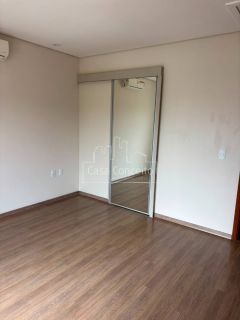 Casa de Condomínio Para Alugar com 3 quartos 3 suítes no bairro Alphaville em Votorantim