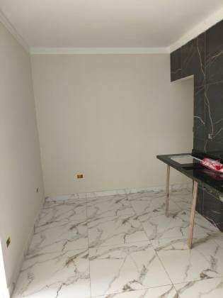 Casa Para Vender com 2 quartos 1 suíte no bairro Além Linha em Sorocaba