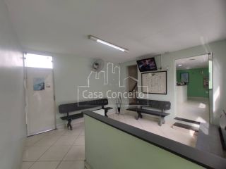 Imóvel Comercial Para Vender na Avenida Itavuvu em Sorocaba - Estrutura para Clínicas e Comércio