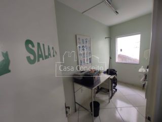 Imóvel Comercial Para Vender na Avenida Itavuvu em Sorocaba - Estrutura para Clínicas e Comércio