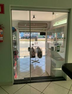 Imóvel Comercial Para Vender na Avenida Itavuvu em Sorocaba - Estrutura para Clínicas e Comércio