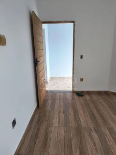 Casa Para Vender com 2 quartos 1 suíte no Bairro Wanel Ville em Sorocaba